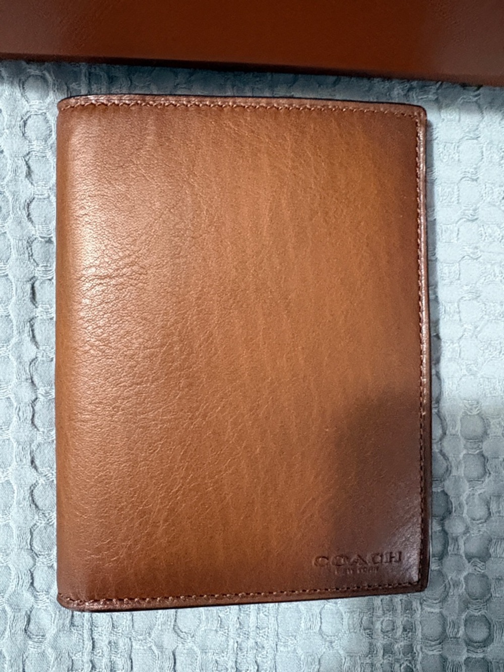 Coach Brown Leather Passport Cover with Gift Box NWT - Picture 2 of 2